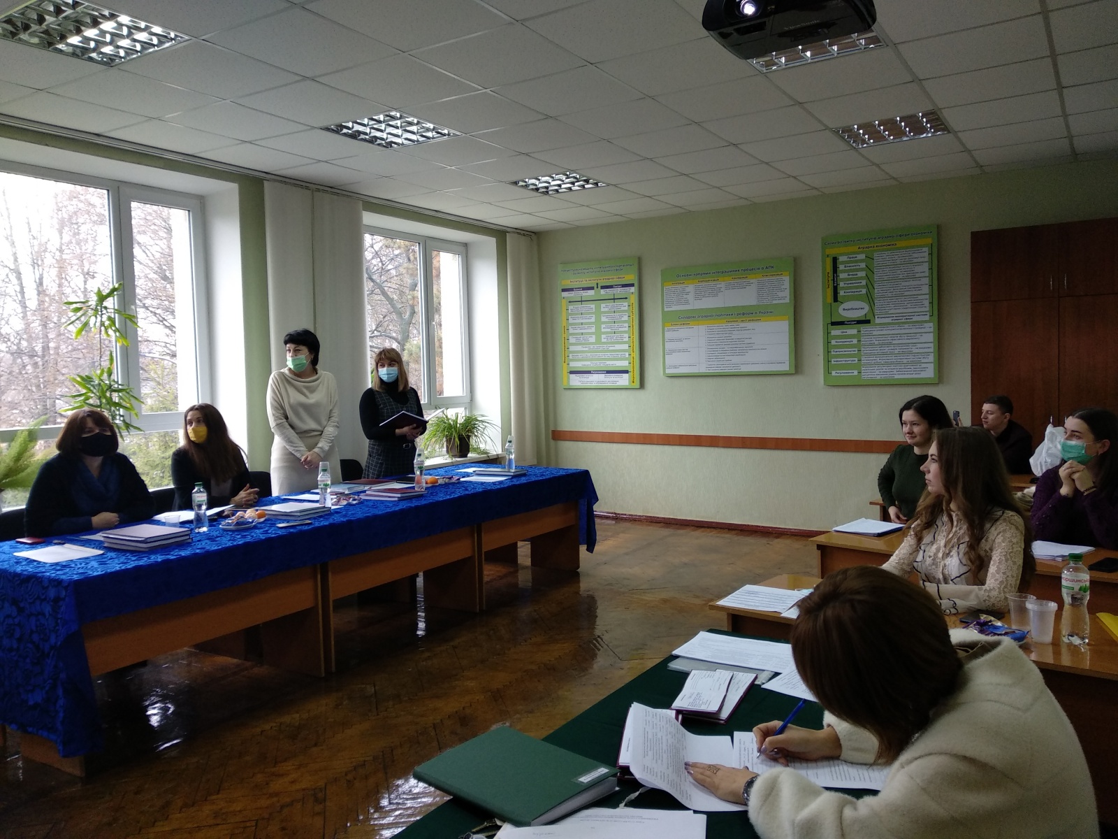 Вітаємо магістрів  менеджменту з успішним захистом  кваліфікаційних робіт