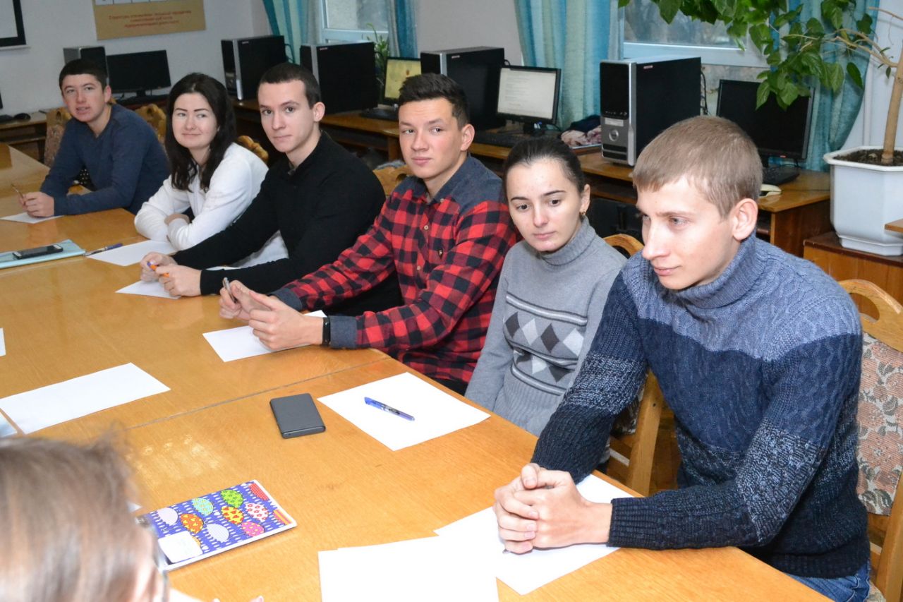 Засідання круглого столу на тему: «Тайм-менеджмент в житті сучасного студента»