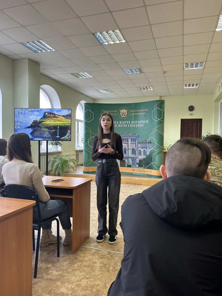 Літературна зустріч: поезія війни та голоси правди