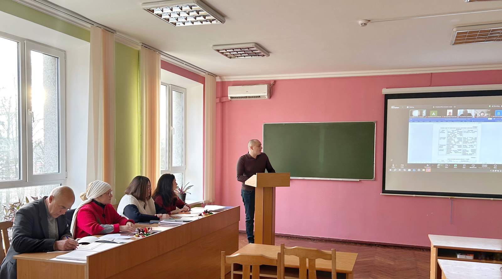 Вітаємо нових магістрів менеджменту: підсумки захистів кваліфікаційних (дипломних) робіт