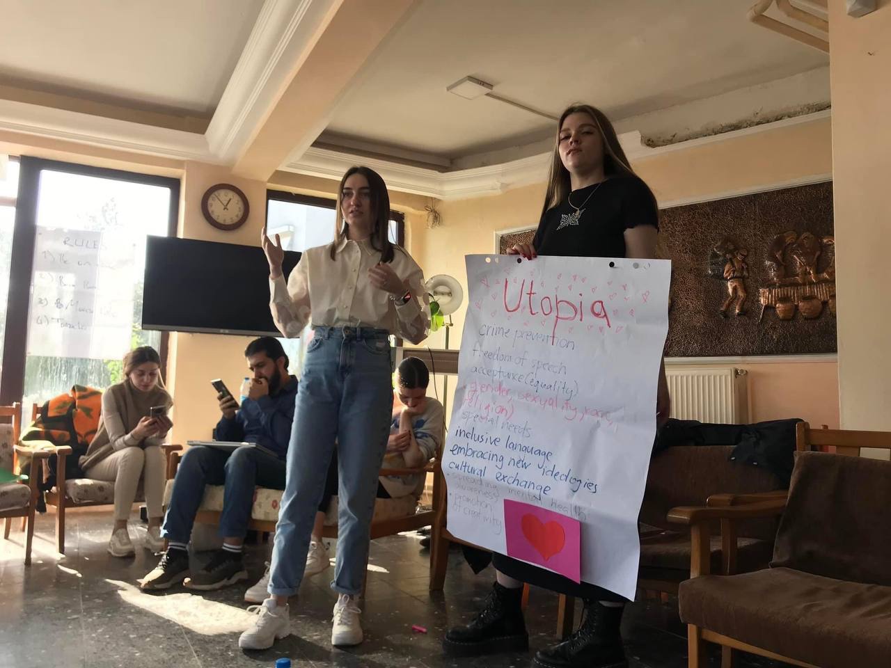 Вдосконалення студентами своїх навичок у використанні новітніх та креативних цифрових методологій інклюзивного суспільства