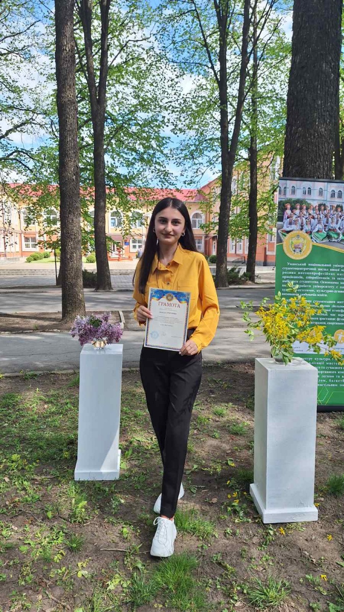 Студенти факультету менеджменту учасники літературного конкурсу  «НАС ЄДНАЄ УНІВЕРСИТЕТ»