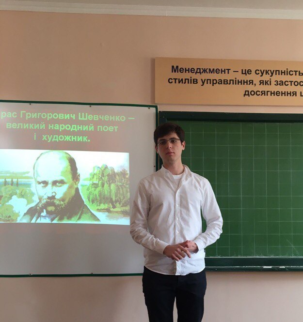 Ми чуємо тебе, Кобзарю, крізь віки