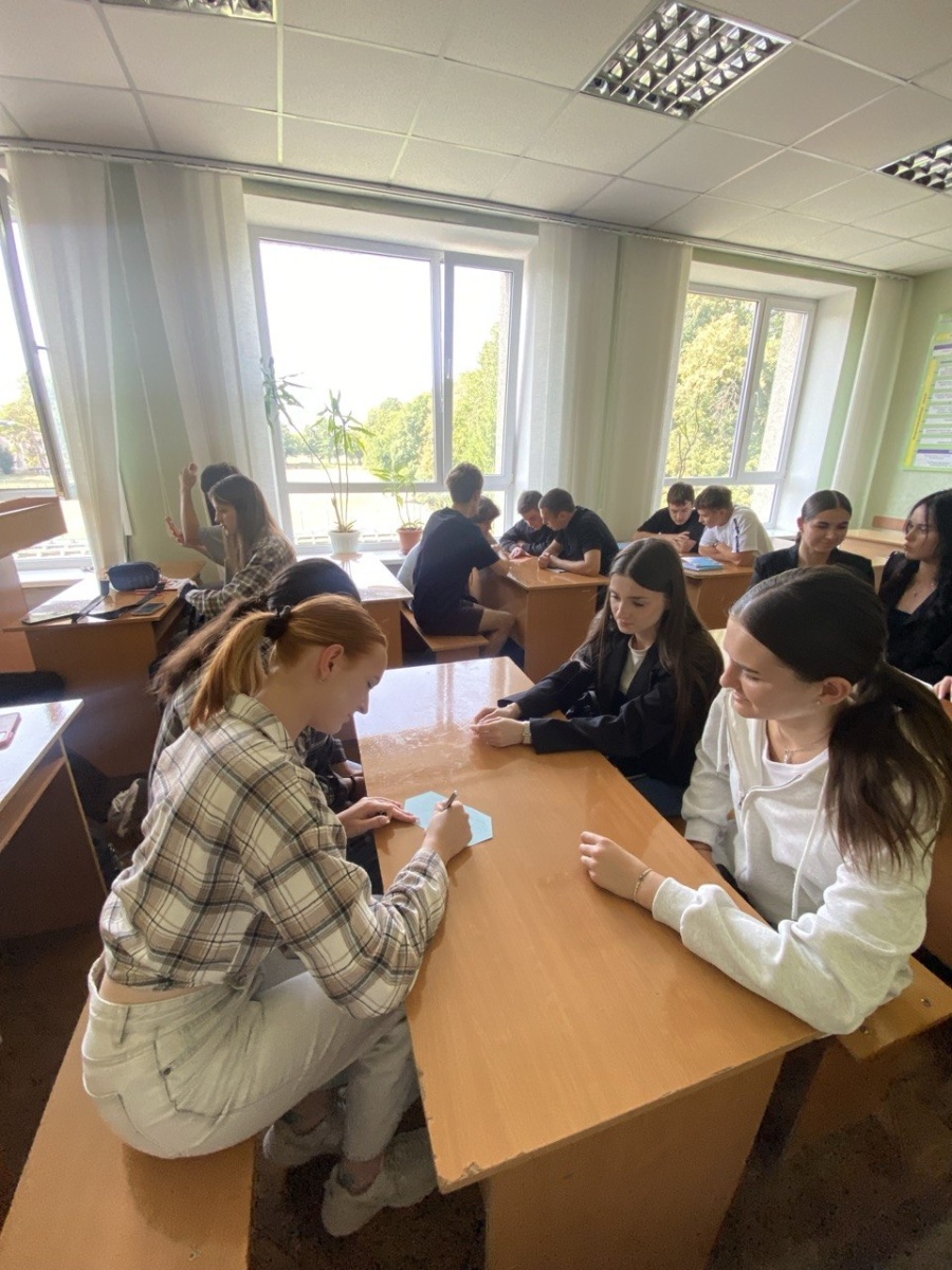 Перші кроки в менеджменті: знайомство, команда та нові можливості