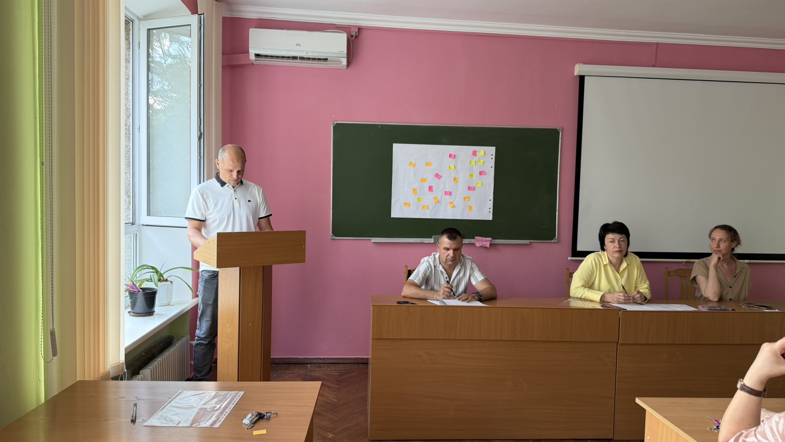 Підсумки наукового семестру: на кафедрі менеджменту Уманського національного університету заслухали звіти здобувачів третього рівня вищої освіти (доктор філософії)